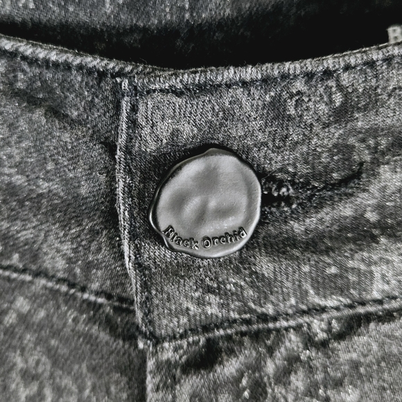 BLACH ORCHID | Black Widow suble snake python print skinny stretch jeans - Picture 6 of 10